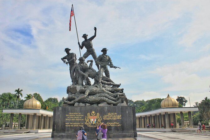 Transit Tour Private Tour (Ex Port Klang Cruise Centre/KLIA 1 &2) - King Palace photo stop: quick context without time sink